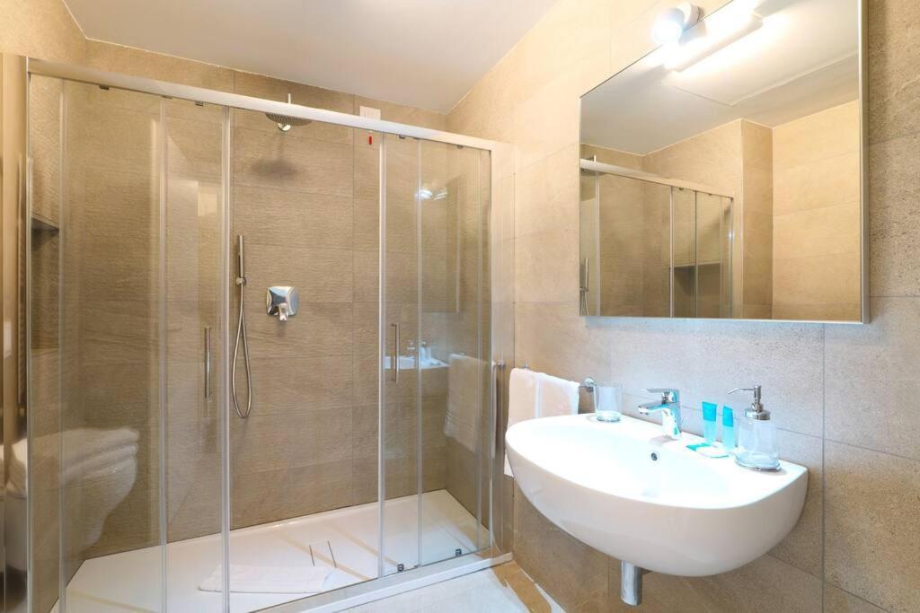 Appartement Contempora - Rosellini 5a *